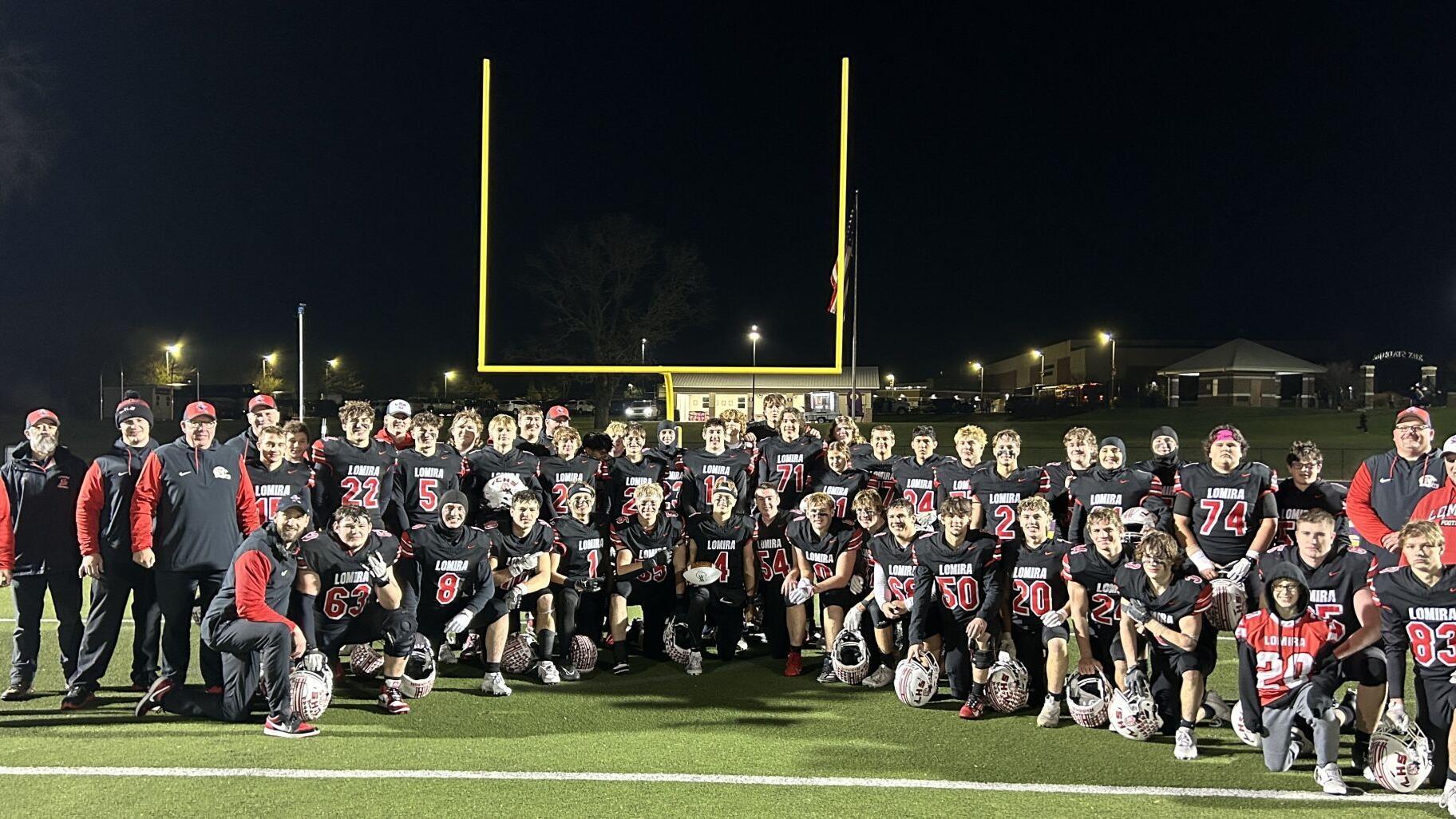 Belleville's high-powered offense shut down by Lomira in state semifinal
